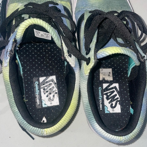 Vans - Picture 6 of 7